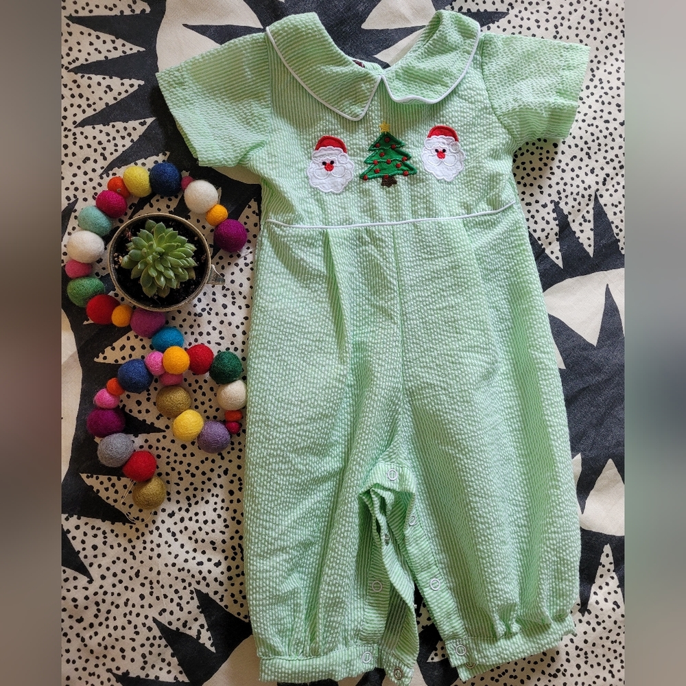 Seersucker Santa applique Christmas holliday romper 6-12m